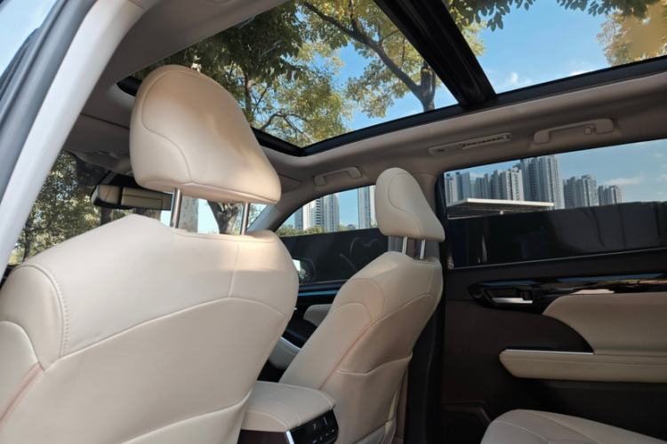 Used Toyota Highlander 2022 Dual-Engine 2.5L Four-Wheel Drive Prestige Version 7 Seats
