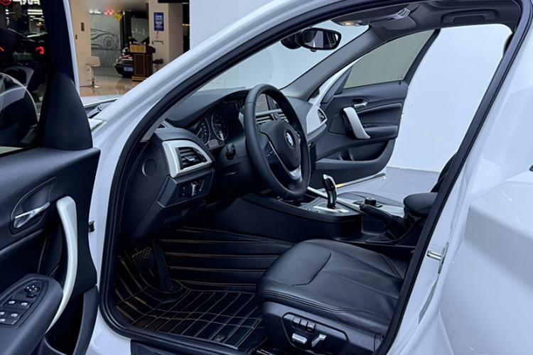 Used BMW 1 Series 2015 120i Leading Model
