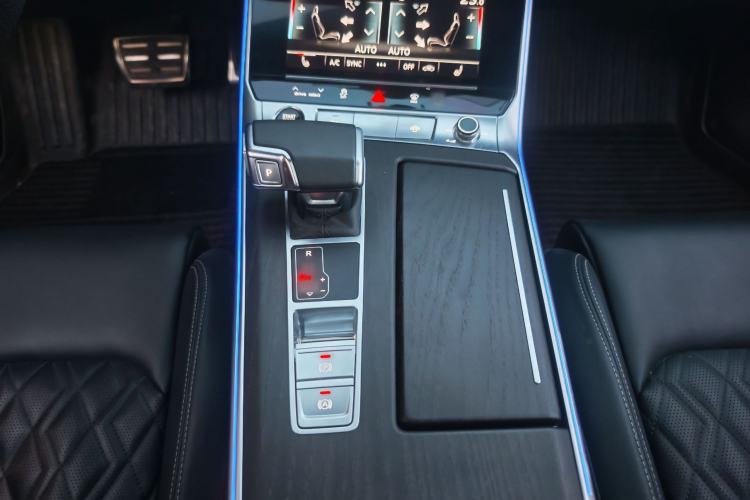 Used Audi A6L 2025 45 TFSI quattro Prestige Dynamic Edition + Premium Package
