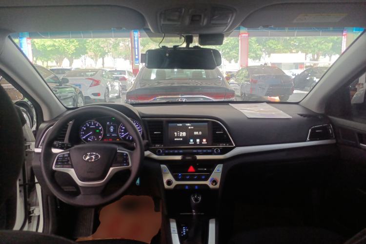 Used Hyundai Elantra 2016 1.6L Automatic ZhiXuan – Elite Version
