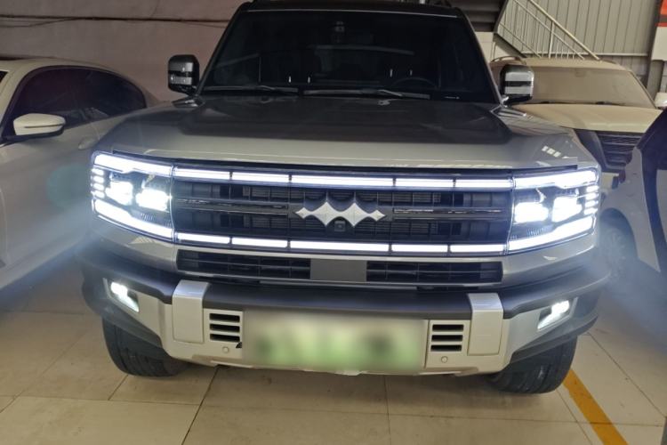 Used  Leopard 5 2023 Navigator Edition
