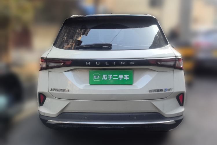 Used Wuling Asta 2022 2.0L DHT Electric-Speed Version
