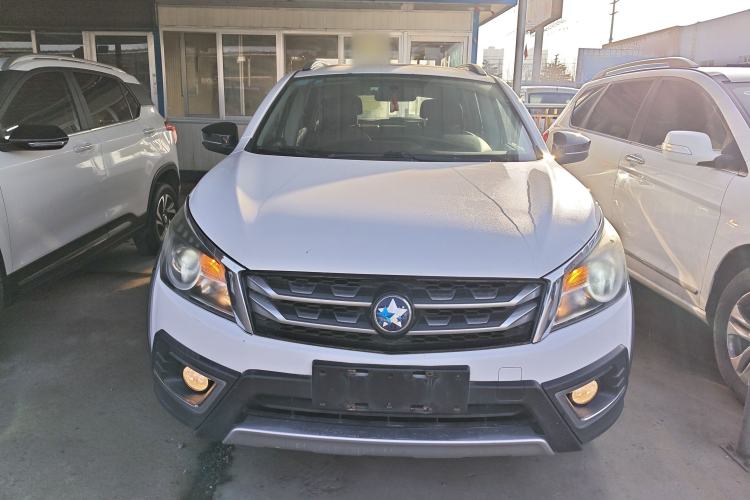 Used Venucia T70X 2016 2.0L CVT SmartFun Sport Edition
