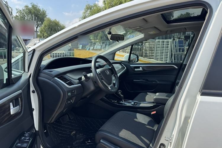 Used Honda Jade 2017 1.8L automatic Comfort version 5 seats
