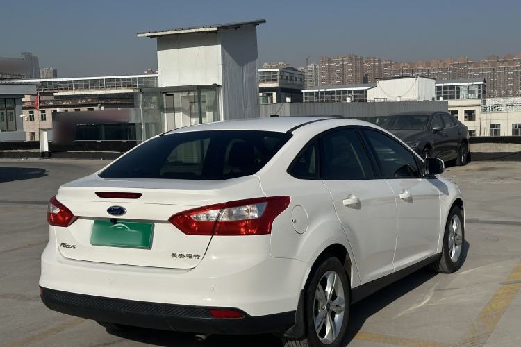 Used Ford Focus 2012 Sedan 1.6L Automatic Fashion Edition
