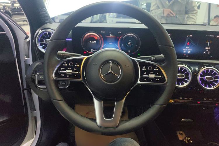 Used Mercedes-Benz A-Class 2022 Second Facelift A 200 L Sport Sedan Fashion Version
