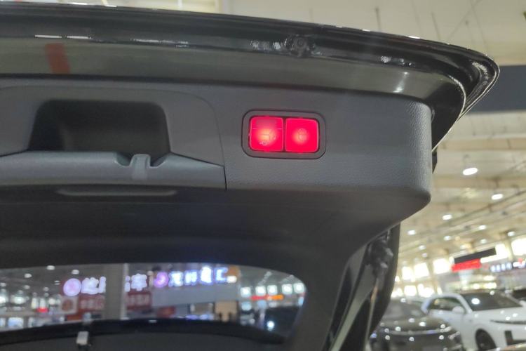 Used Mercedes-Benz GLC 2020 Facelift GLC 300 L 4MATIC Dynamic Edition
