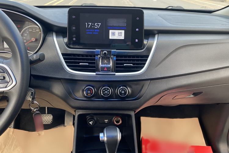 Used Baojun 730 2019 1.5T CVT Fashion Model 7 Seats China V Emission Standard
