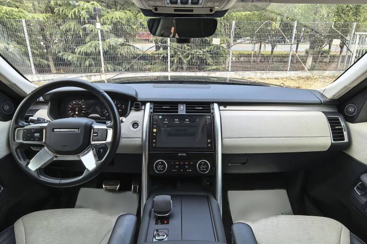 Used Land Rover Discovery 2021 360 PS R-Dynamic S
