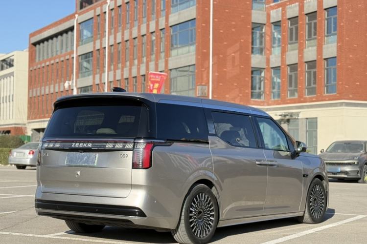 Used Zeekr 009 2022 WE Edition