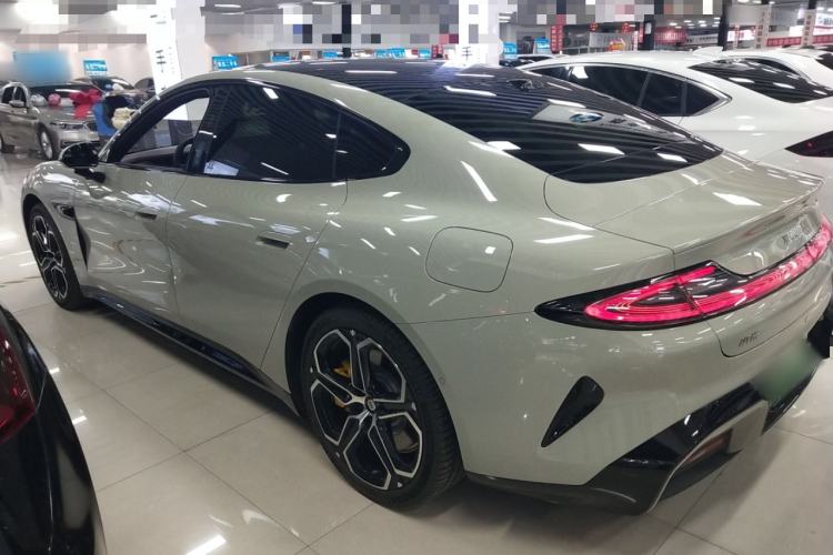 Used  SU7 2024 Rear-Drive Long-Range Intelligent Driving Version
