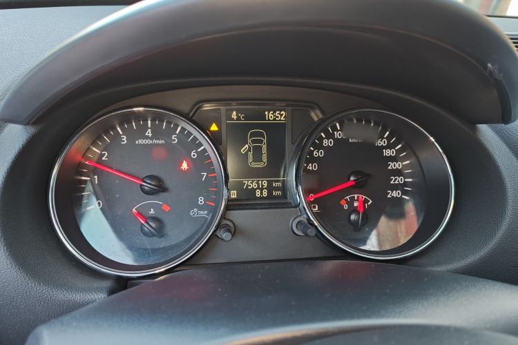 Used Nissan Qashqai 2015 2.0 XL Cool Fire MT 2WD
