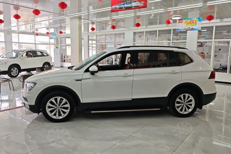 Used Volkswagen Tiguan L 2017 330TSI Automatic Two-Wheel Drive Luxury Edition
