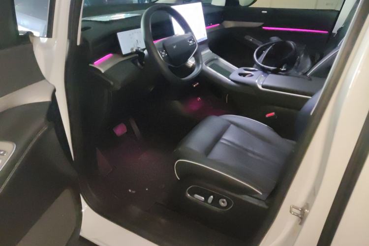 Used XPeng X9 2024 640 All-Wheel Drive High-Performance Max
