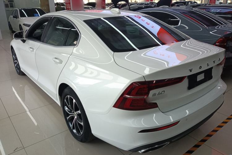 Used Volvo S60 2022 B4 Zhiyi Luxury Edition
