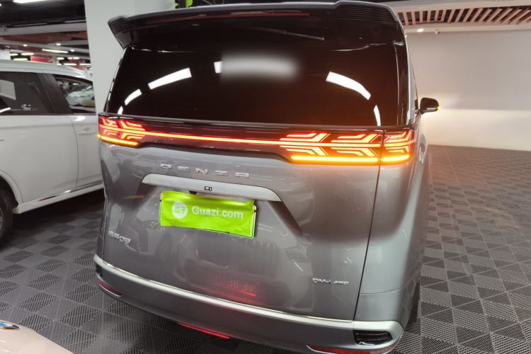 Used Denza D9 2022 DM-i 970 Four-Wheel Drive Prestige Model