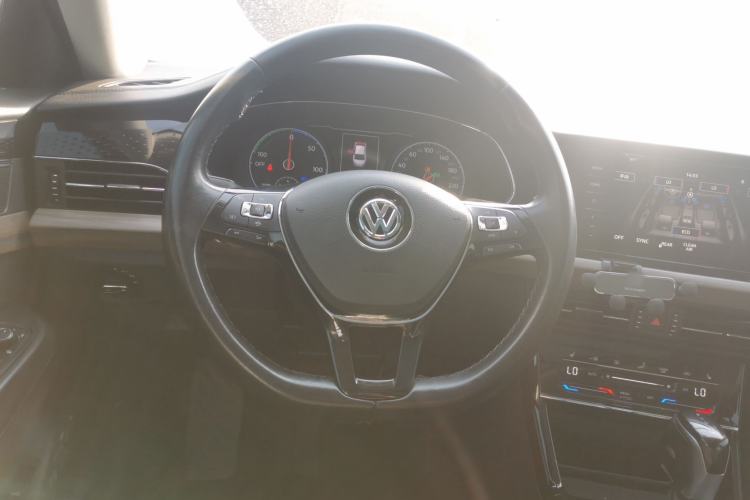 Used Volkswagen Passat New Energy 2020 430 PHEV Hybrid Luxury Edition China VI Standard
