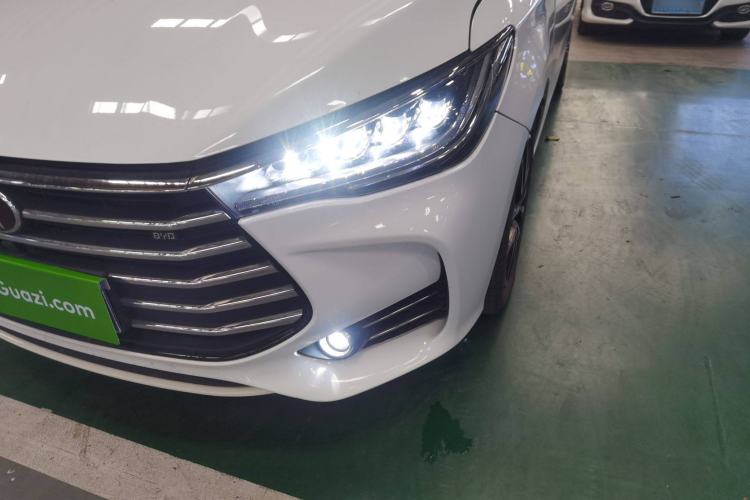 Used BYD Song MAX 2018 1.5T Automatic Smart Connect Elite Model with 6 Seats
