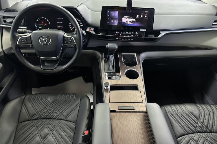 Used Toyota Granvia 2024 2.5L Hybrid Comfort Edition