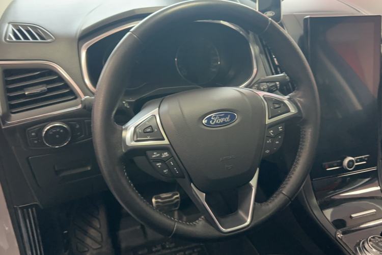 Used Ford Edge 2020 EcoBoost 245 Two-Wheel Drive Titanium 7-Seater
