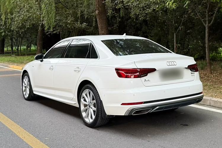 Used Audi A4L 2019 40 TFSI Fashion Edition China VI Emission Standard
