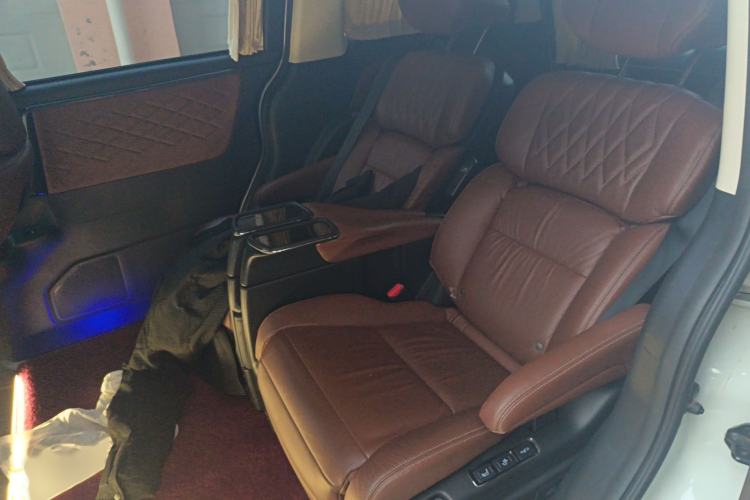 Used Honda Elysion 2019 2.0L Hybrid Supreme Edition
