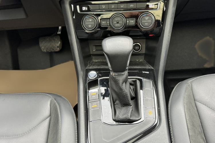 Used Volkswagen Tiguan L 2020 330TSI Automatic Two-Wheel Drive Panoramic Comfort Edition China VI Standard