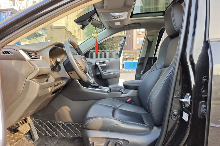 Used Toyota Wildlander 2023 2.0L CVT Two-Wheel Drive Luxury PLUS Edition
