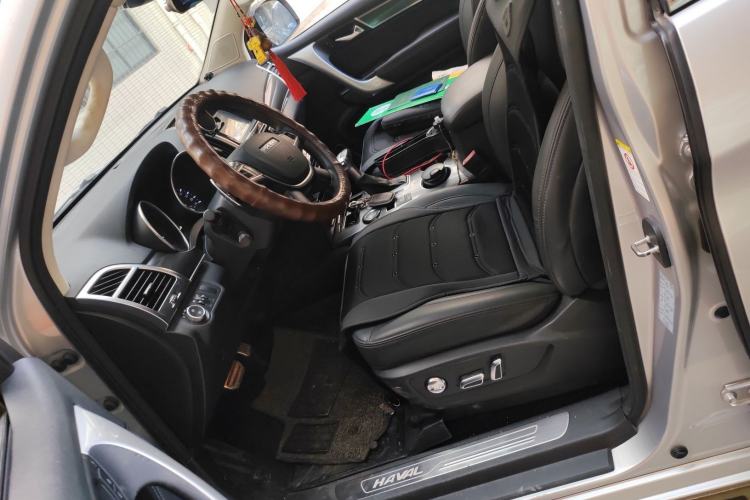 Used Haval H9 2016 2.0T Four-Wheel Drive Elite Version 7 Seats
