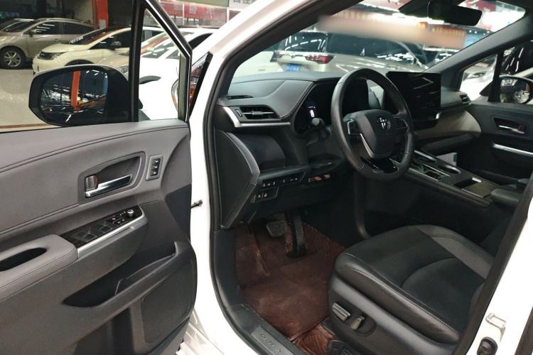 Used Toyota Granvia 2022 2.5L Hybrid Prestige Edition