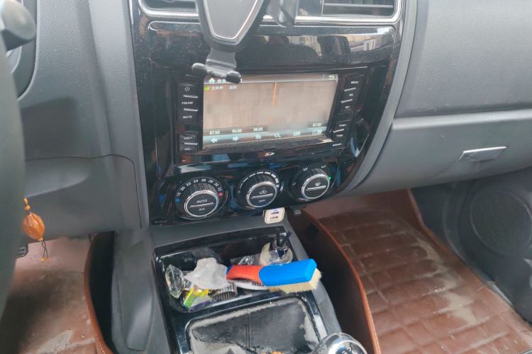 Used Great Wall Wingle 5 2013 2.0T European Version Two-Wheel Drive Elite Edition 6MT Big Double Cab GW4D20B
