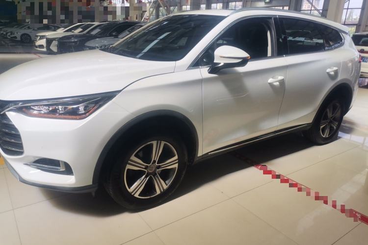 Used BYD Tang 2018 2.0T Automatic SmartConnect Luxury Edition 5 Seats China V Standard
