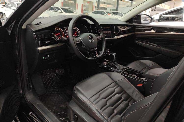 Used Volkswagen Passat 2020 Facelift 330TSI Elite Edition China VI Standard