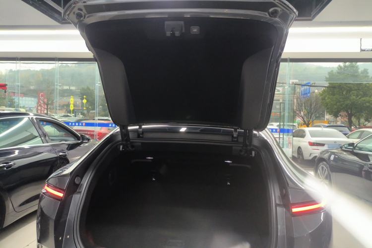 Used  12 2025 Ultra Extended-Range Edition