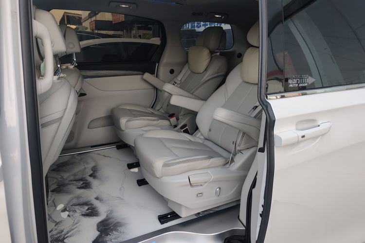 Used Buick GL8 2023 ES Lu Zun Deluxe and Yue Edition
