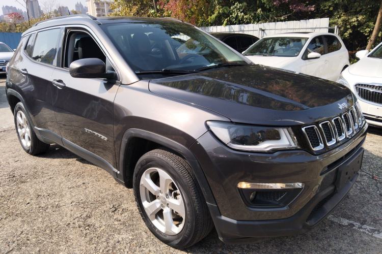 Used  Compass 2017 200T Automatic Enjoyment Version
