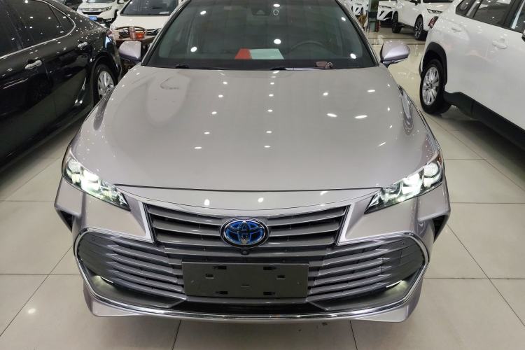 Used Toyota Avalon 2019 Dual-Engine 2.5L XLE Prestige Version China VI Standard
