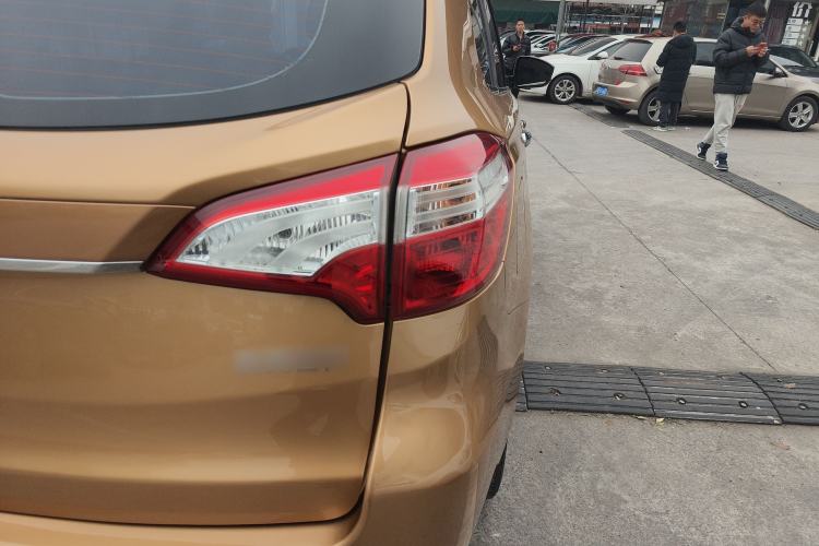 Used Venucia T70 2015 2.0L Manual RuiXiang Edition
