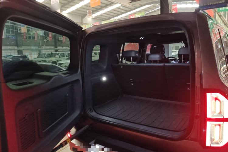 Used  Leopard 5 2023 Navigator Edition
