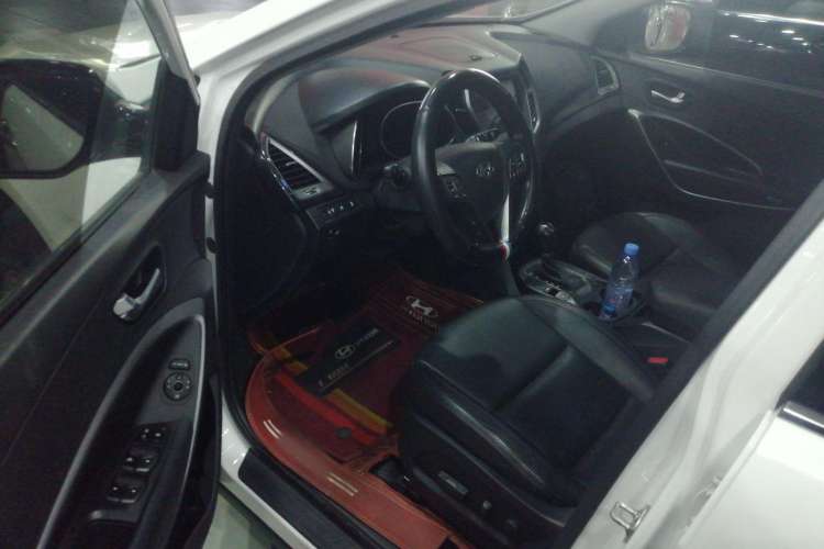 Used Hyundai Santa Fe 2013 2.4L Automatic Two-Wheel Drive Smart Version
