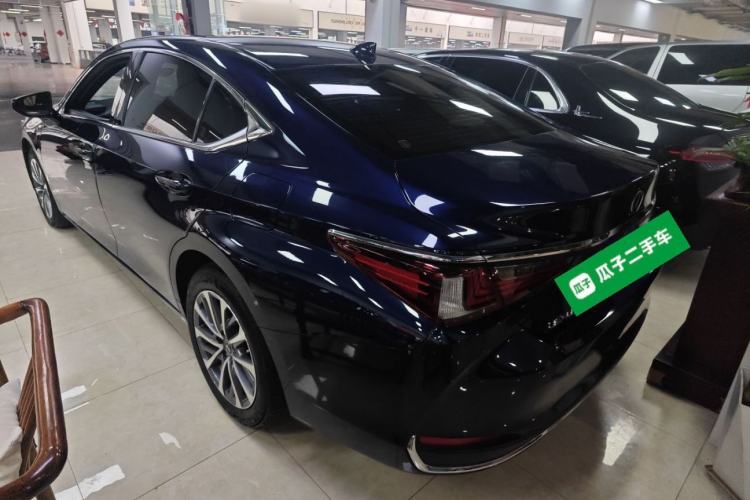 Used Lexus ES 2022 200 Excellence Edition
