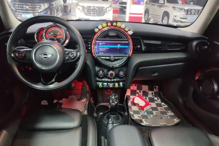 Used MINI MINI 2019 1.5T COOPER Classic Edition Five-Door Version