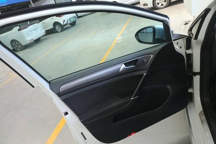 Used Volkswagen Golf 2019 1.8TSI Travel Edition