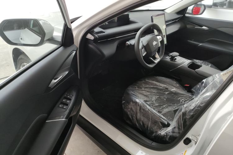 Used Changan Eado 2025 Blue Whale 1.5T 500Bar Prestige Model
