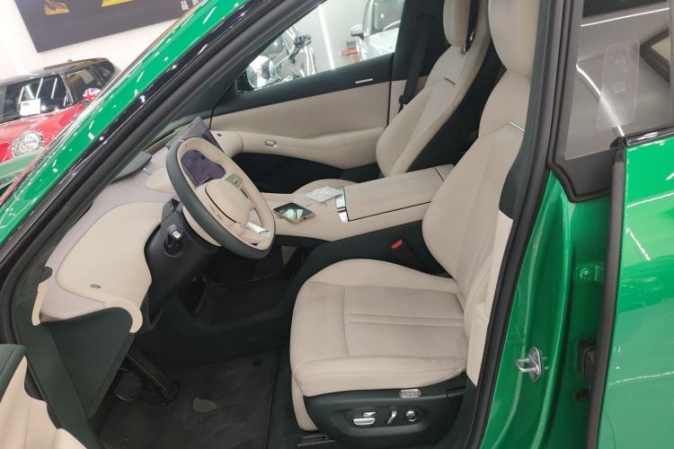 Used  YU7 2025 Ultra-Long Range High-Performance All-Wheel-Drive Max Edition
