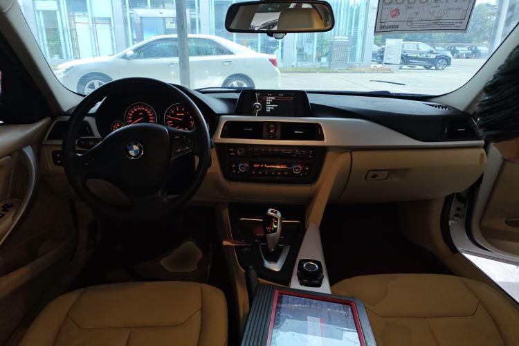 Used BMW 3 Series 2014 320i Sport Edition
