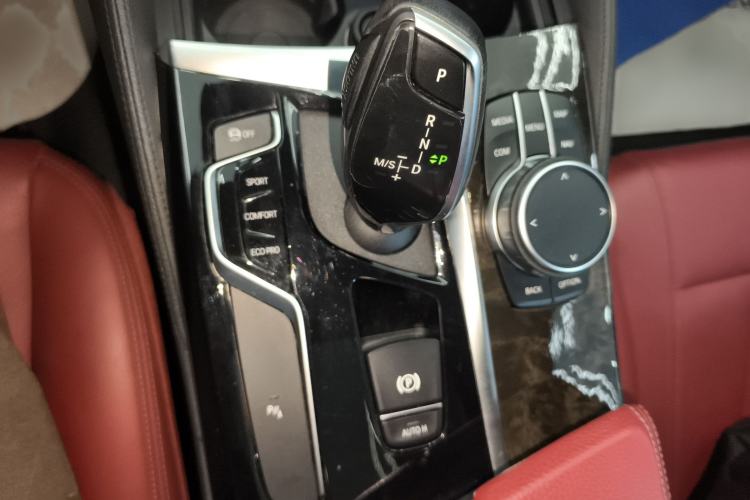 Used BMW 5 Series 2019 Facelifted 530Li Leading Edition M Sport Package
