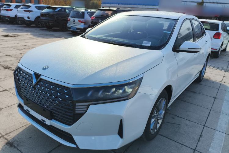 Used Venucia D60 2023 PLUS 1.6L XE CVT Trendy Edition
