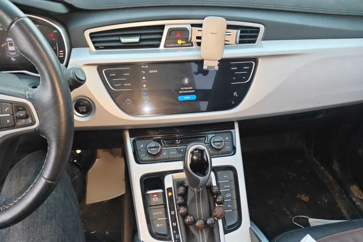 Used Geely Auto Emgrand X7 Sport 2018 1.8TD Automatic Two-Wheel Drive Smart 4G Connected Version
