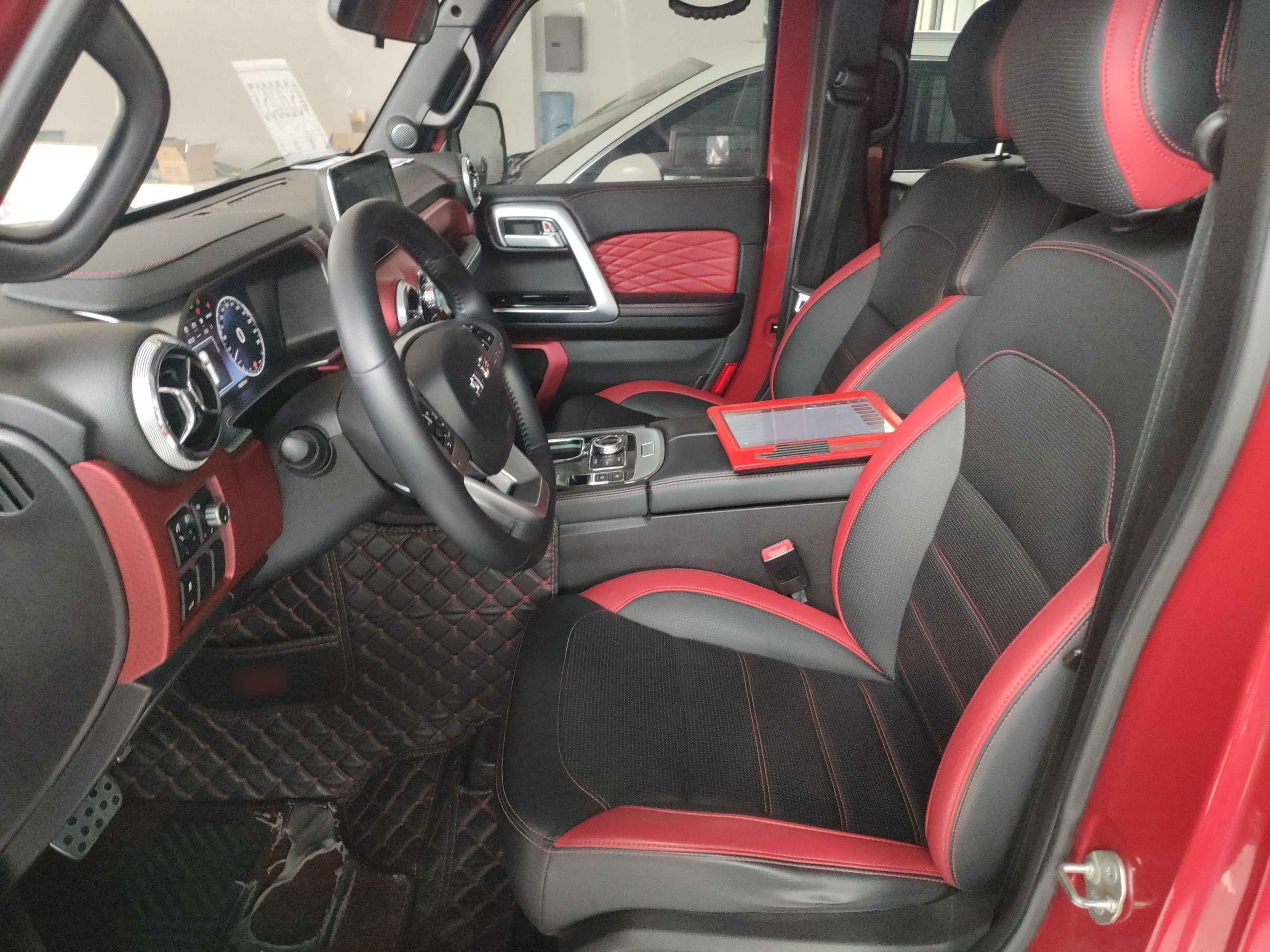 المقاعد الأمامية داخل السيارة